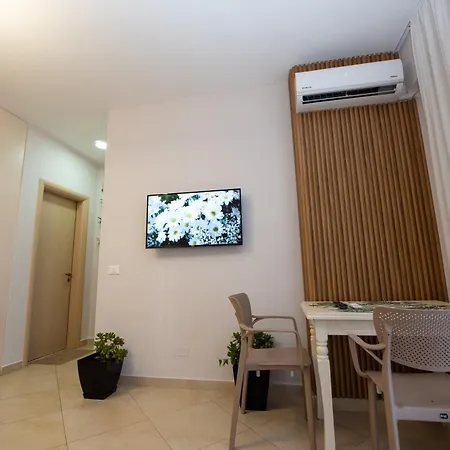 Riviera Apartment